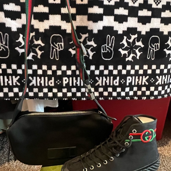 Gucci Black High-Top Sneakers with matching bag - Picture 4 of 16